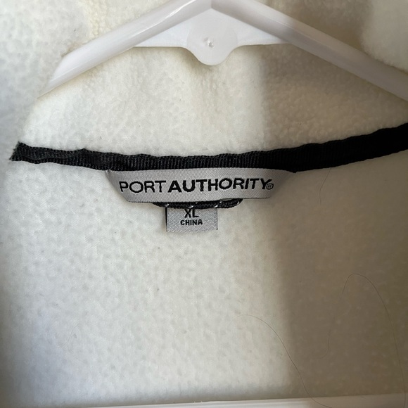 ❄️NWOT!  Woman’s Port Authority Fleece Vest - Picture 5 of 6